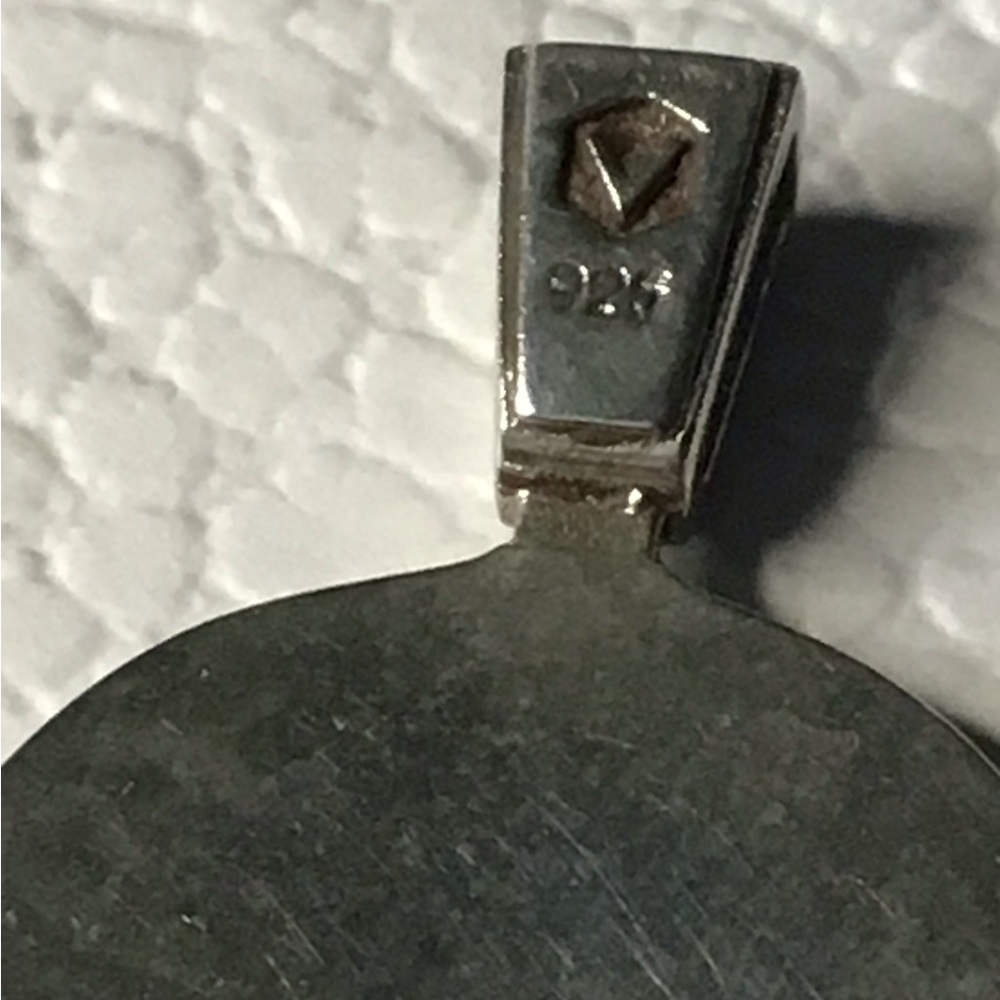 LUTHER ROSE SEAL PENDANT - Picture 3 of 5